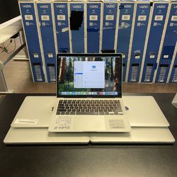 MacBook Air 2020 with M1 Chip 8GB RAM 128GB SSD BLACK FRIDAY SALE! With Store Warranty And Financing