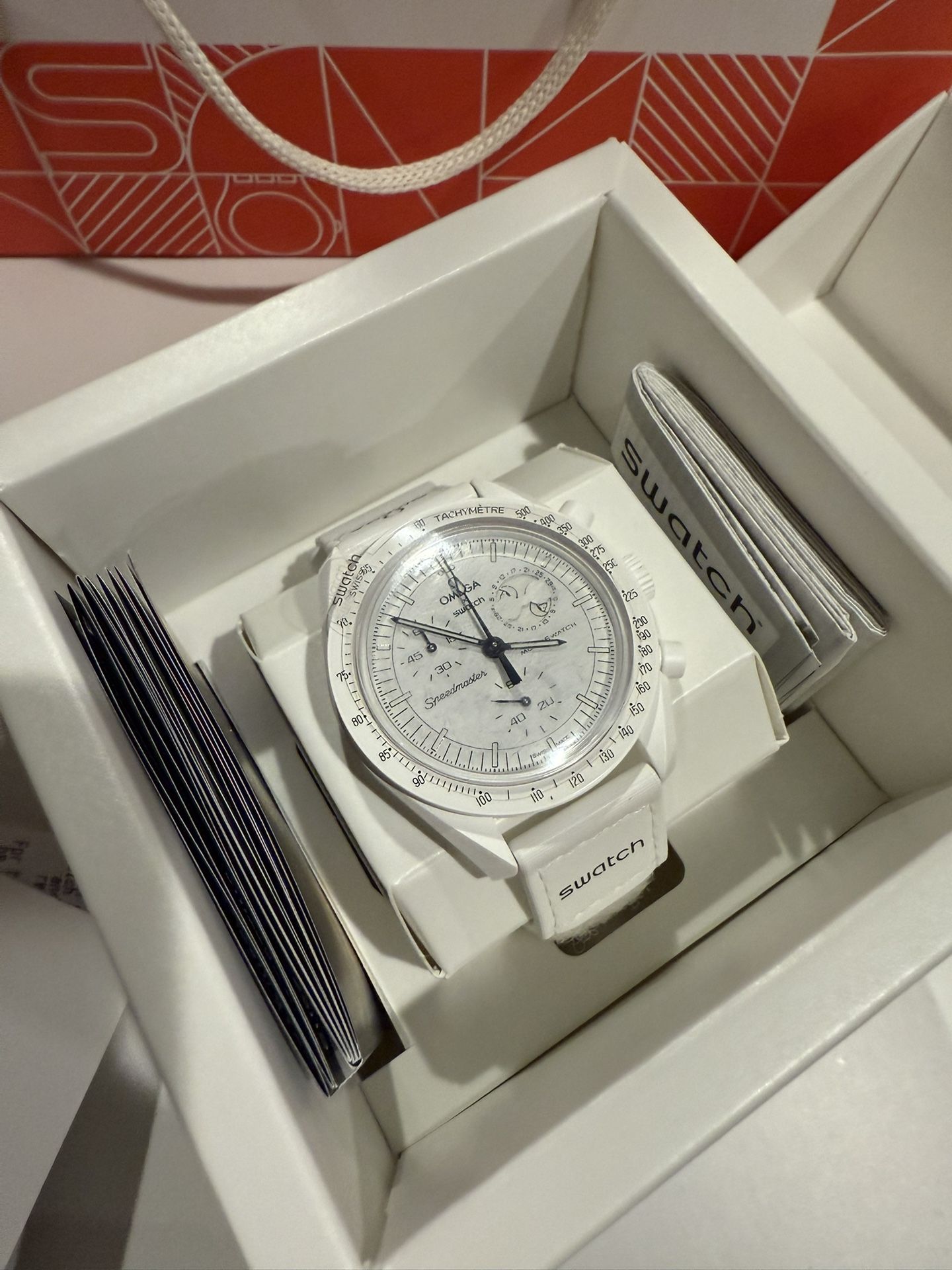 Omega&Swatch Snoopy Moonswatch Brand New