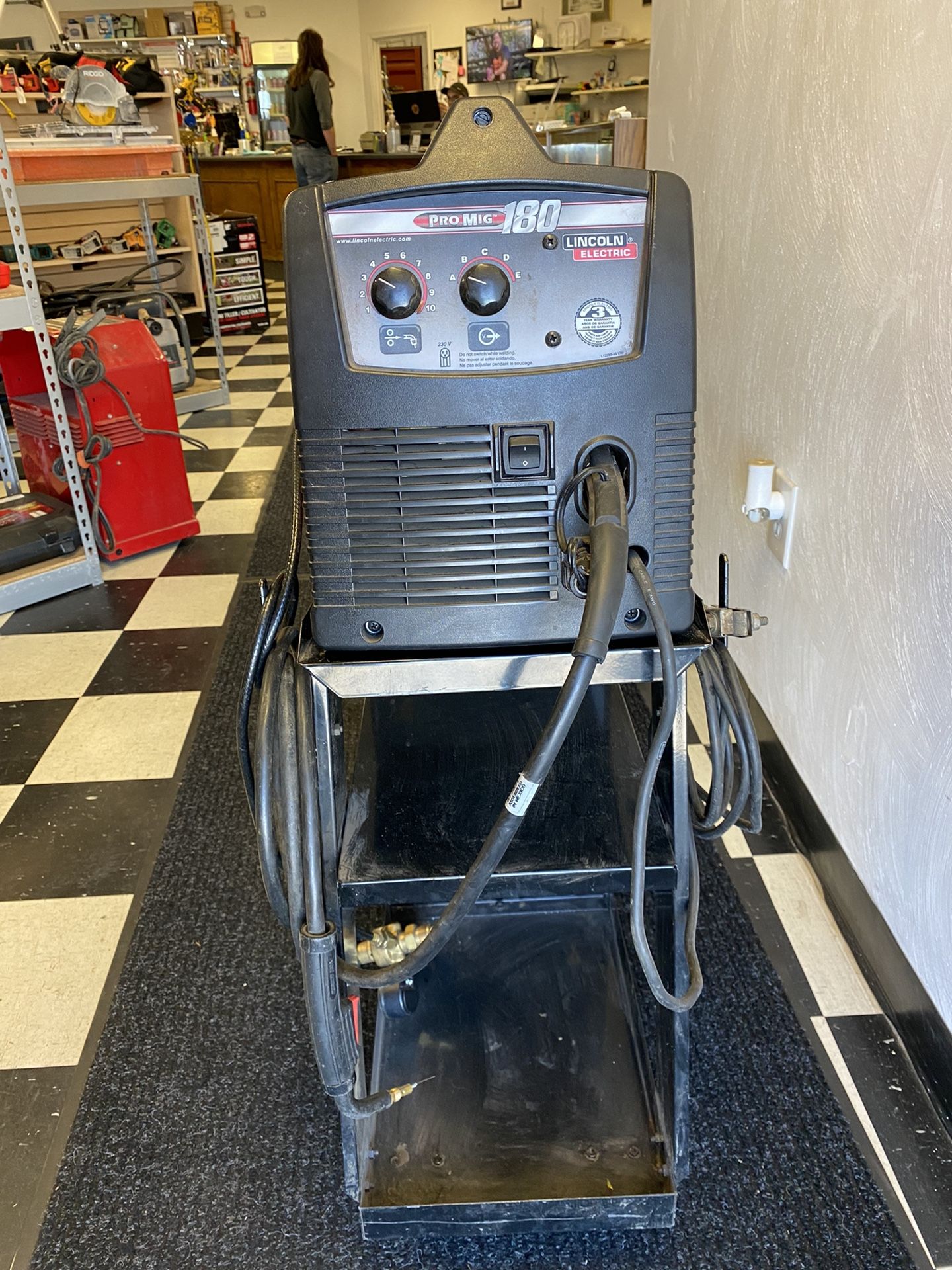 LINCOLN Electric PRO-MIG 180 Welder 230V MIG Flux-Cored Wire Feed (K2481-1) w/Rolling Cart - USED!