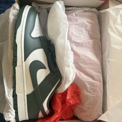 nike dunk low retro white /vintage green