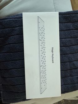 Apple Magic Keyboard in Box