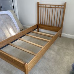 Oak - Twin Bed frame - Hunt Country Furniture (Sells new for $1450)