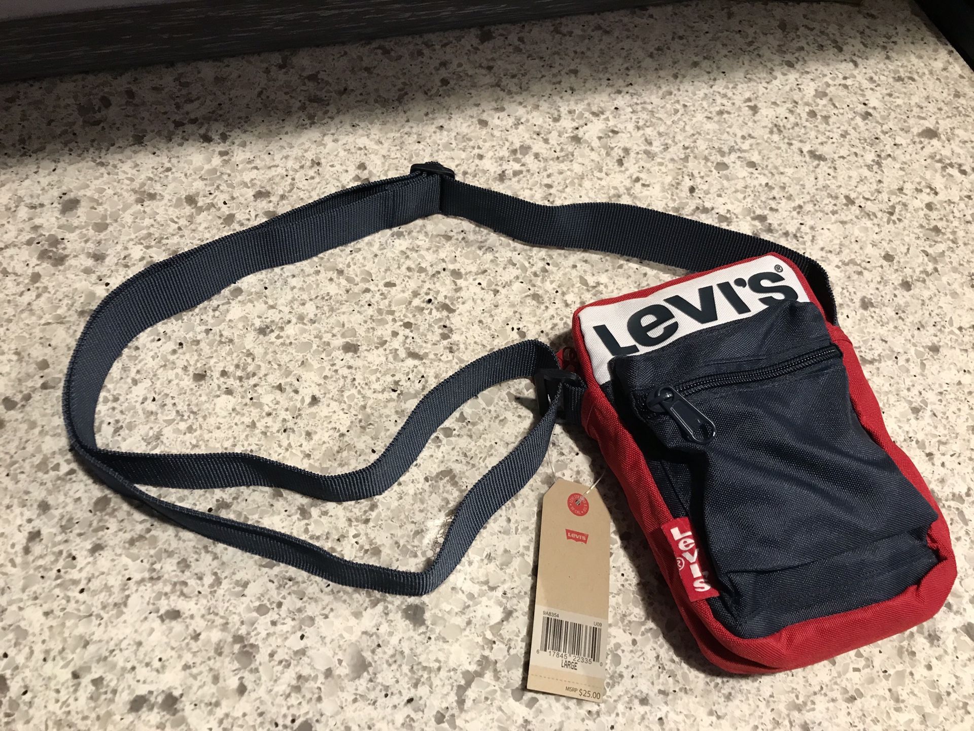 LEVI'S CROSS BODY BAG new