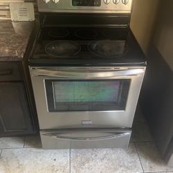 Frigidaire Stove 