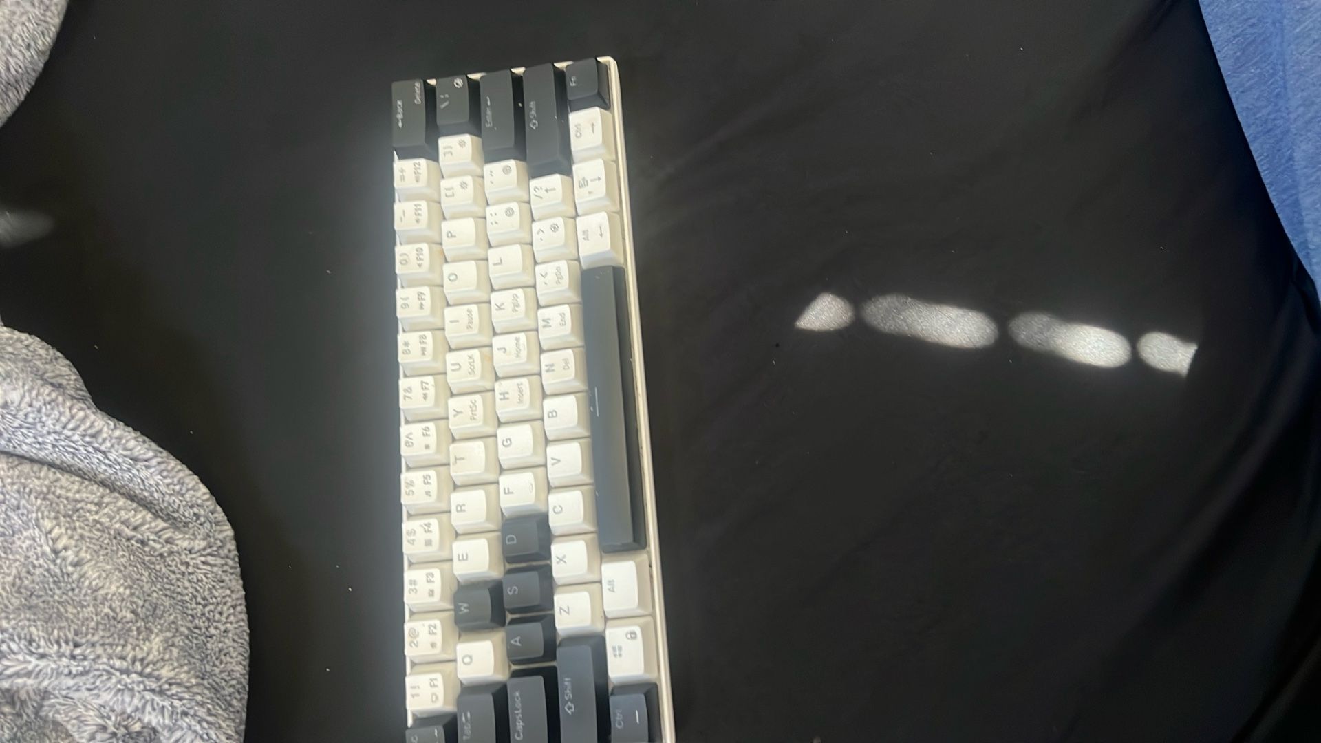 Rk Royal Kludge 60% Keyboard and logic tech g305 mouse