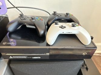 Xbox One with 3 controller