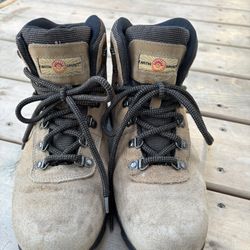 Women’s Hiking Boots