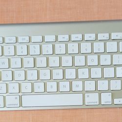 Apple Wireless Keyboard Silver Model No A1314