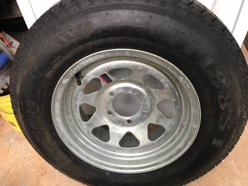 Reduced New never used trailer tire ST 205–75 D14