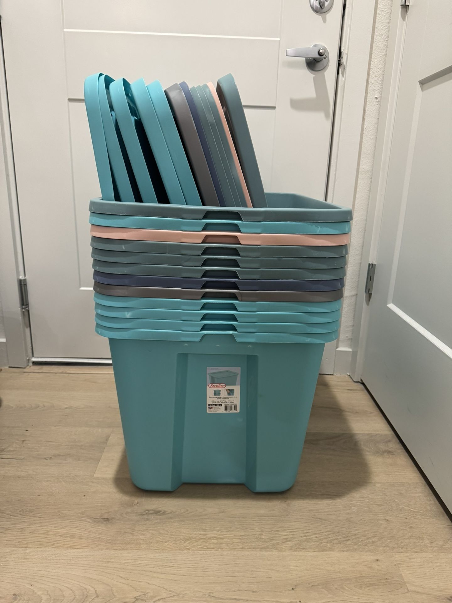12 Sterilite 18 Gallon Totes w/ Lids