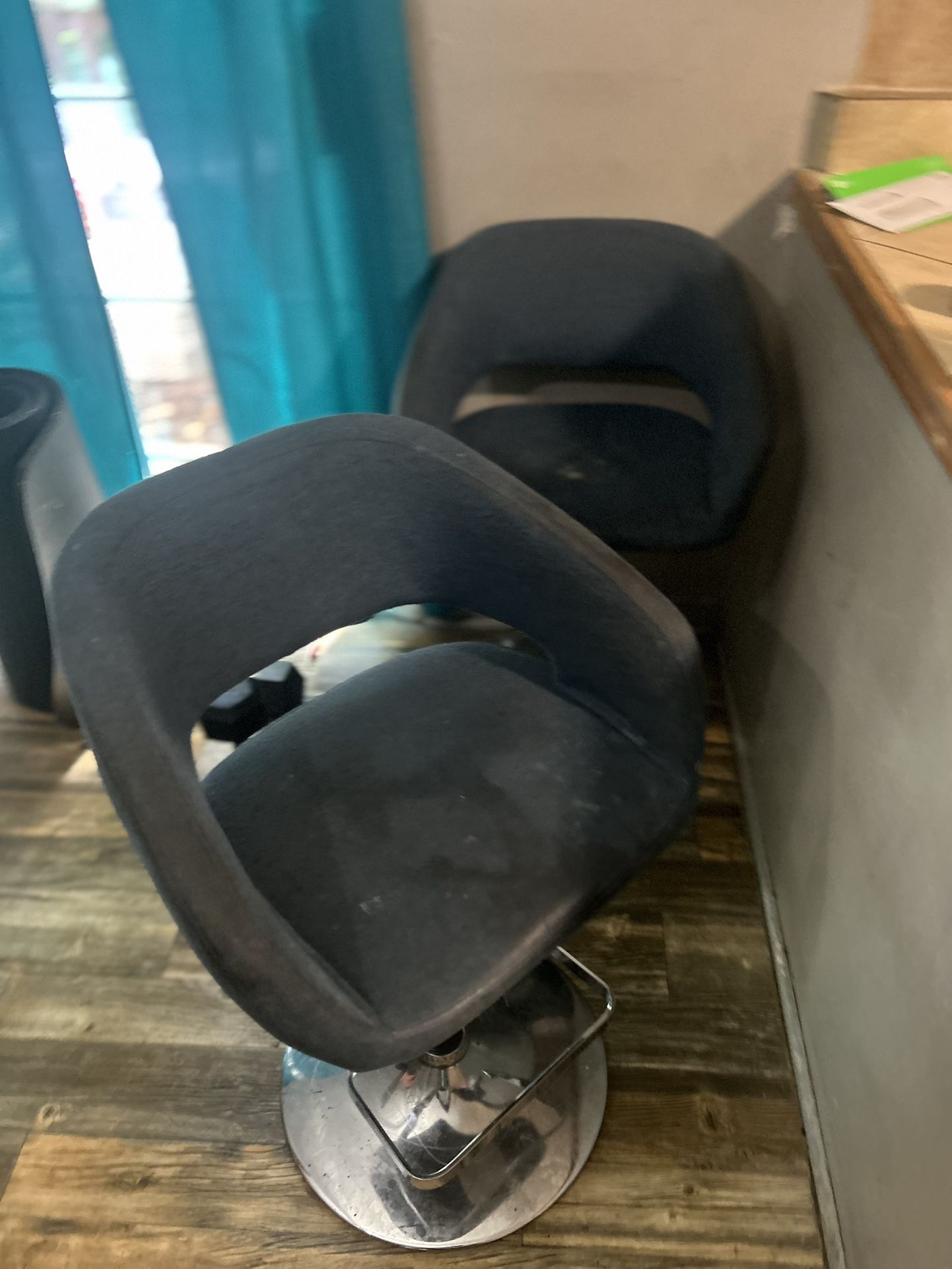 2 Bar Stools