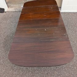 2-4 Foot Table With 2 Foot Extensions On Wheels