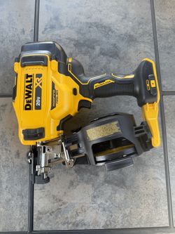 DeWalt Roofing Nailer  20V XR Brushless