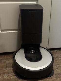 iRobot Roomba i6+ w/ extra filters and bags 