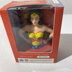Wonder woman novelty figurine with Sound
