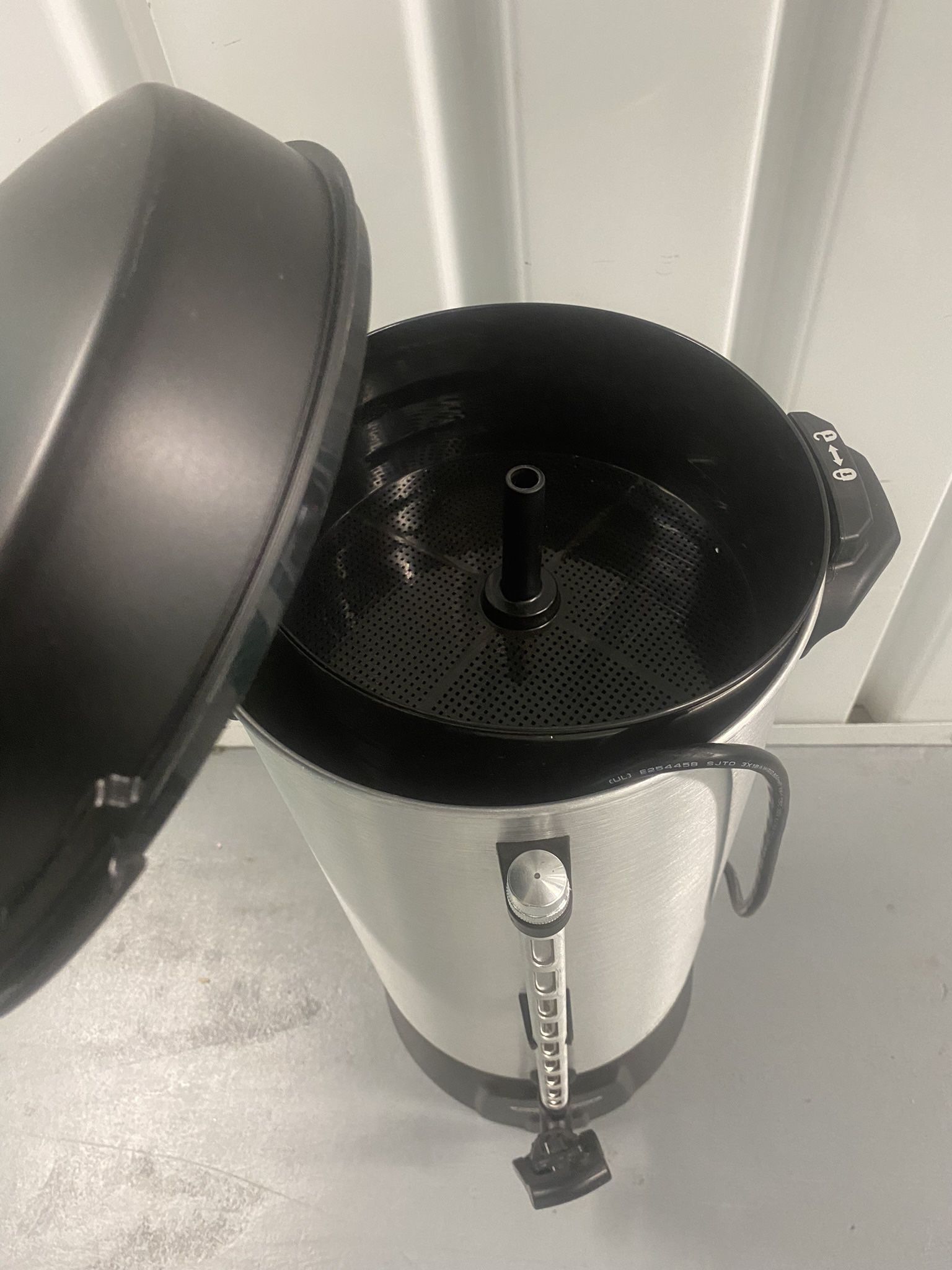 Proctor Silex Coffee Urn / Percolator (500 oz.)