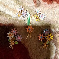 Vintage 1940s Brooch And Matching Earrings Very Beautiful