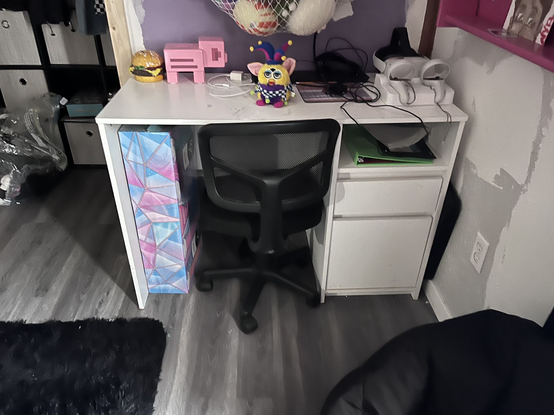 Kids Desk And Chair