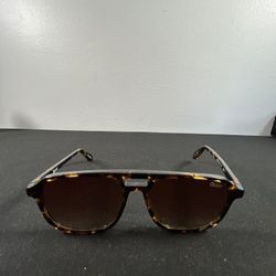 QUAY On The Fly 126 sunglasses