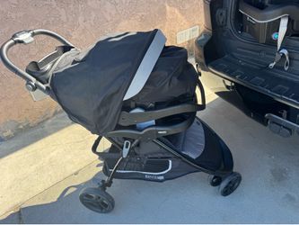 Baby Trend EZ Ride Travel System stroller and car seat combo
