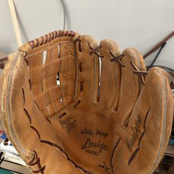 Baseball glove Willy Mays