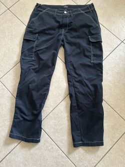 MEN TRUE RELIGION BLACK CARGO PANTS SIZE 38 FROM WAIST TO HEM IS 43”