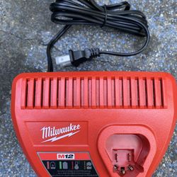 Milwaukee M12 Charger 