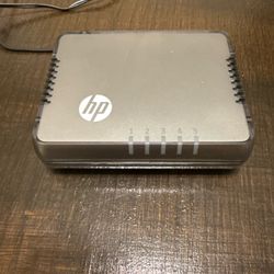 HP 5-Port Network Switch