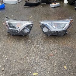 2018 Toyota Rava4 Headlight