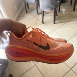 Nike Vomero 18 Plus Size 10 Mens