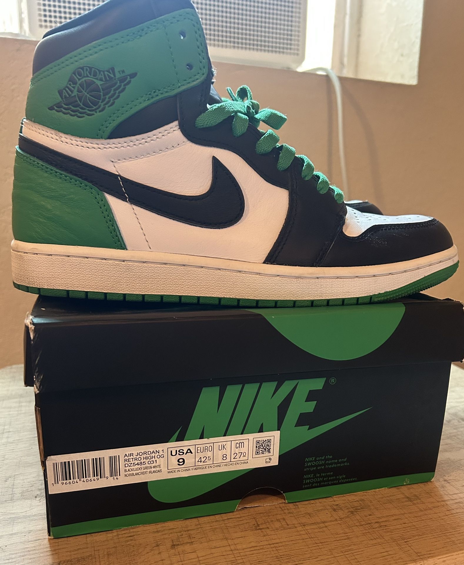 NIKE Air Jordan 1 Retro High OG Lucky Green, 9 US