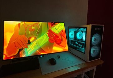 RTX 5070 12GB / Ryzen 7 8700F / 32GB DDR5 / 1TB NVMe – White HP OMEN 35L Gaming PC