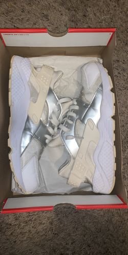 all white huaraches