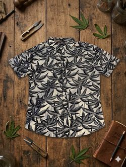 Men's Black & White Leaf Print Button-Up Shirt M Short Sleeve Point Collar