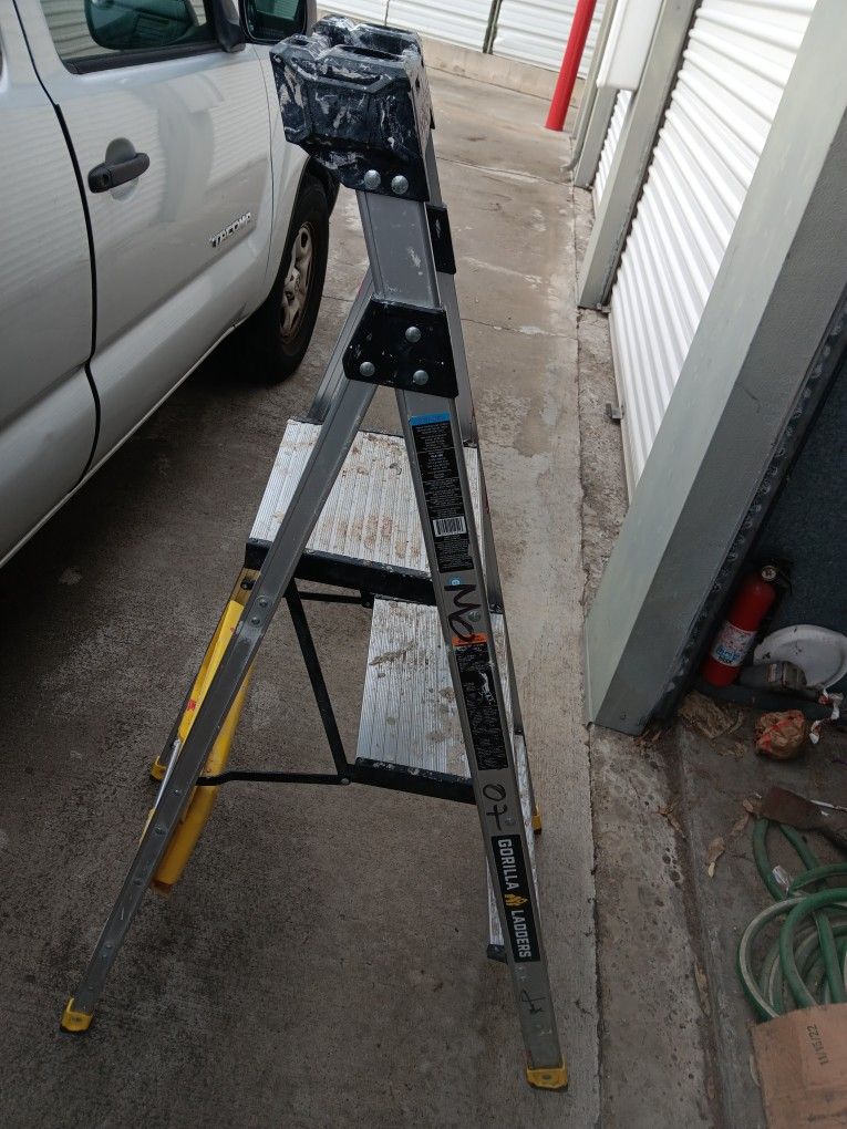 Gorilla 4 Ft Ladder $45 Good Cond..