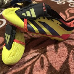 Adidas Predators Size 11