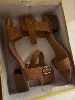 Sandal heels