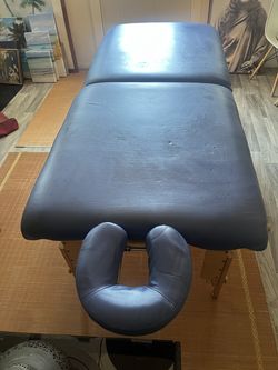 Earthlite Massage Table