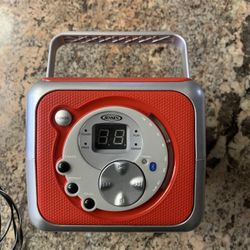 Portable Bluetooth CD Player/Radio