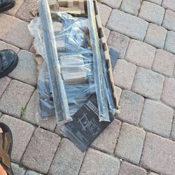 TV Mount 40" - 75" NEW. Full .otion