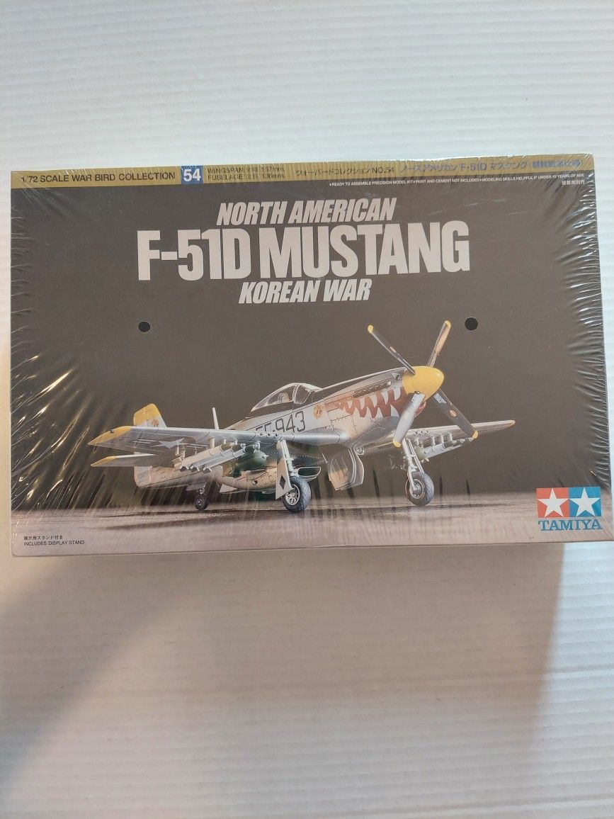 NEW NORTH AMERICAN F-51D MUSTANG FIGHTER PLANE MODEL 1/72 SCALE WAR