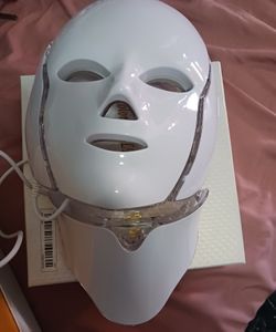 Red Light Mask - Brand New