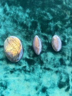 Labradorite gemstone cabachons