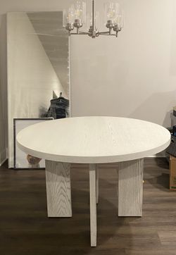 Modern Round Dining Table