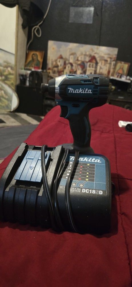 Taladro Makita Con Bateria Y Cargador