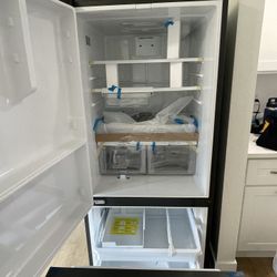 BRAND NEW GE® ENERGY STAR® 21.0 CU. FT. BOTTOM-FREEZER REFRIGERATOR