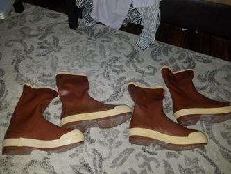 Black diamond size 12 two pair boots neoprene