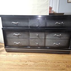 Black Dresser With Mirror