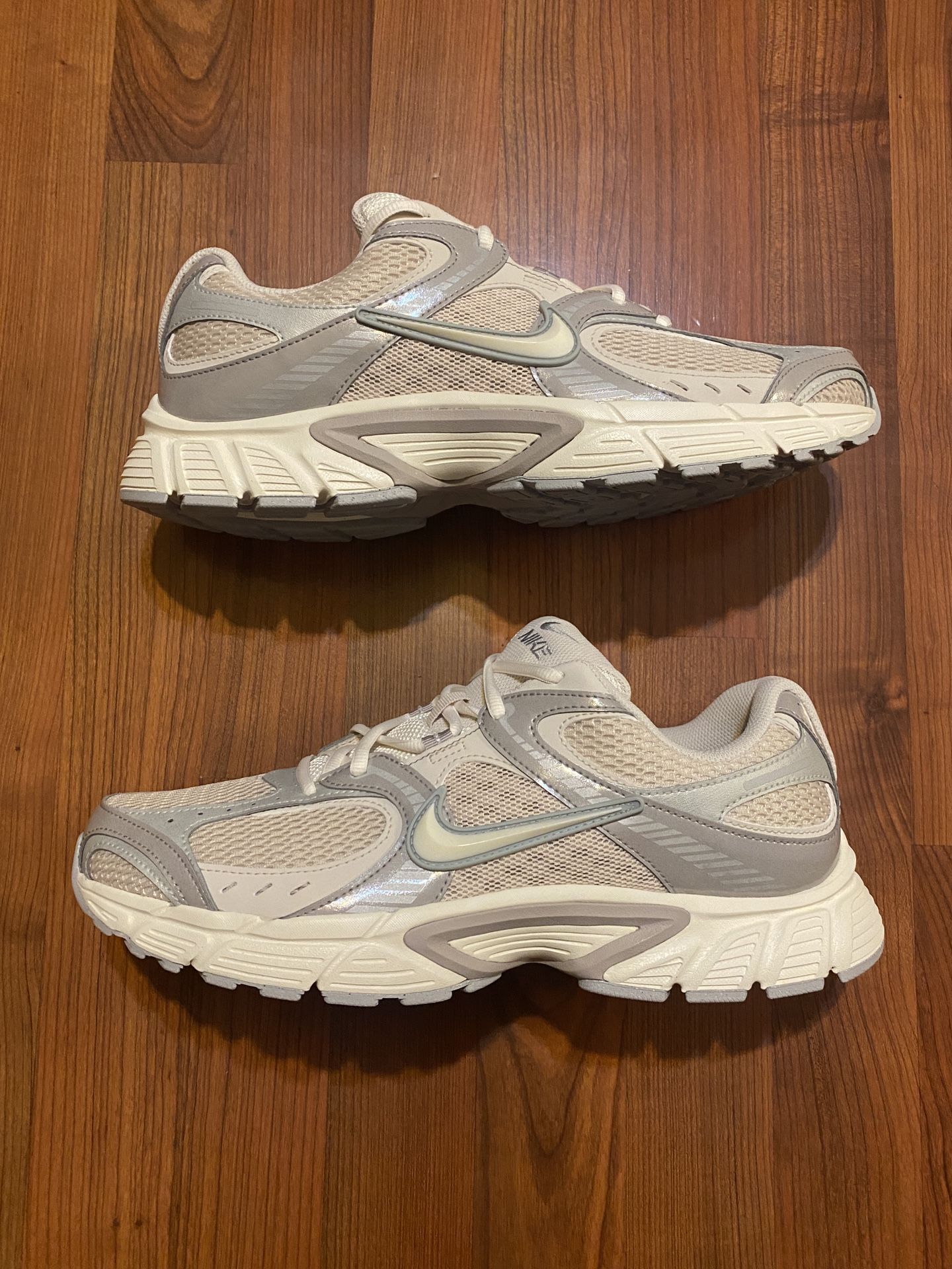 Nike men’s running shoes 