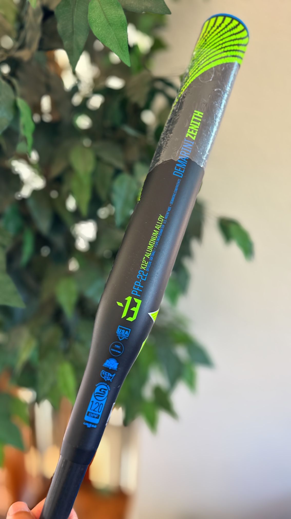 32 / 19oz Demarini Zenith Softball Bat (Little League)